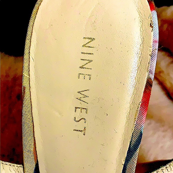 Nine West floral wedges - Picture 4 of 7